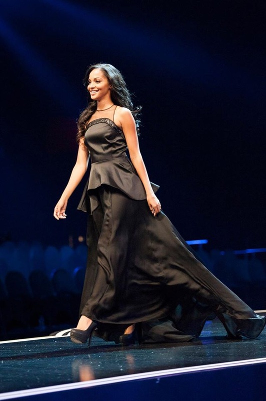 Winner Miss South Africa 2015, Liesl Laurie ripping the runway