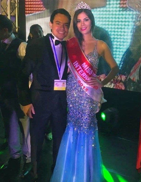 Liz Arevalos the grand winner  IS miss progress international 2015 with the national director