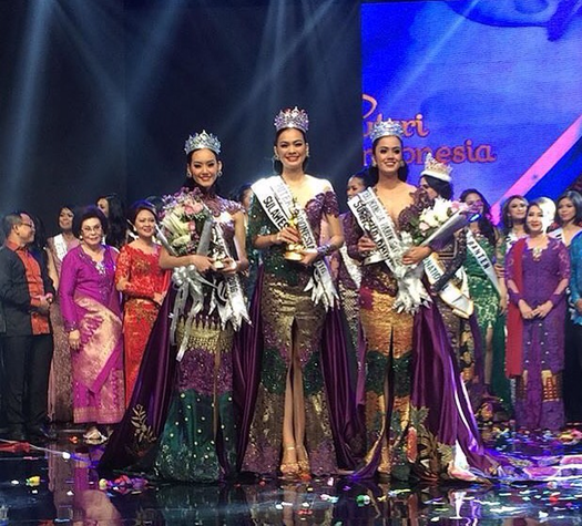 Winner Puteri Indonesia 2016, Kezia Roslin Cikita Wurouw flanked by runners up Felicia from Lampung  and Intan Aletrino