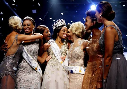 Miss South Africa 2016 Ntandoyenkosi Kunene with runner-up Elizabeth Molapo & Tayla Skye Robinson celebrate her victory